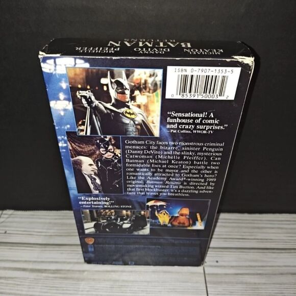 Batman Returns VHS 1992 Warner Bros Michael Keaton Tim Burton Superhero Action - Picture 6 of 7